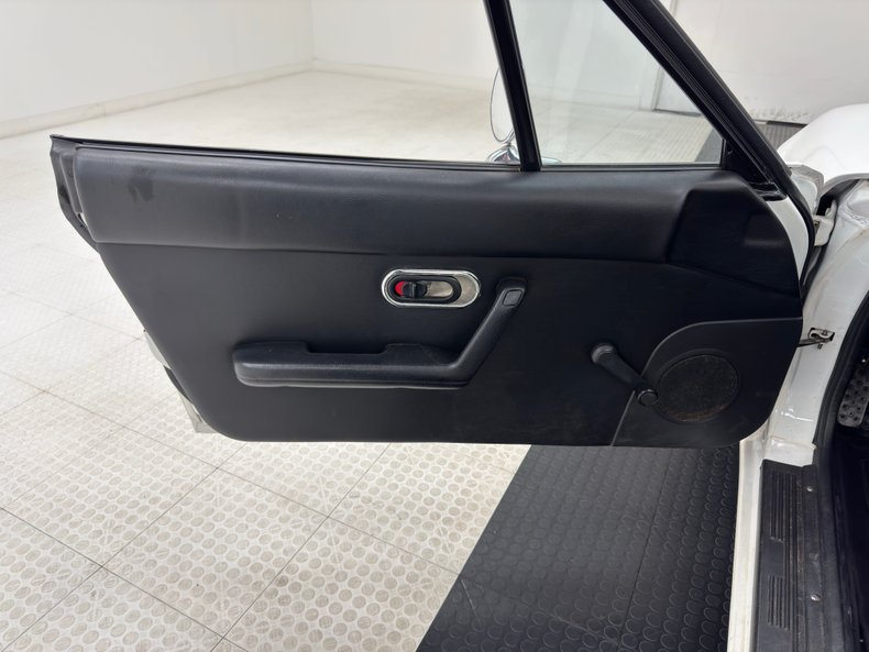 Mazda-Miata-1992-Crystal-White-Black-41
