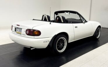 Mazda-Miata-1992-Crystal-White-Black-7