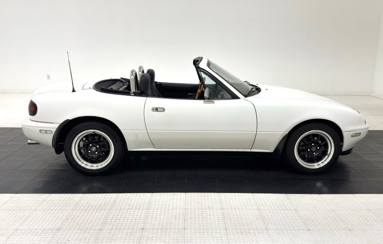Mazda-Miata-1992-Crystal-White-Black-8
