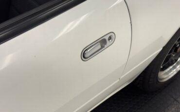 Mazda-Miata-1992-Crystal-White-Black-9