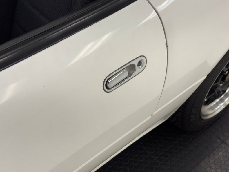 Mazda-Miata-1992-Crystal-White-Black-9