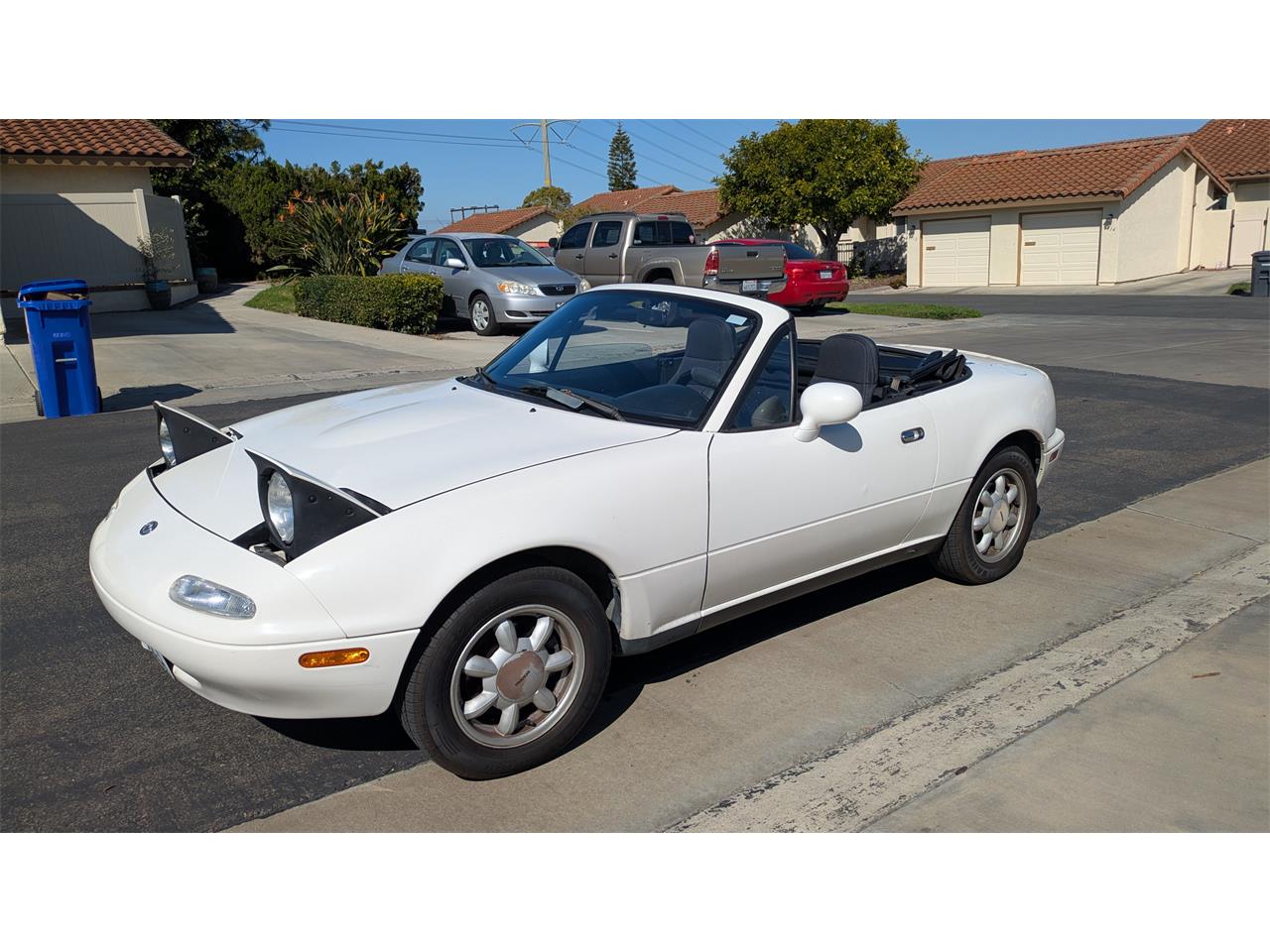 Mazda-Miata-1994-White-Black-2