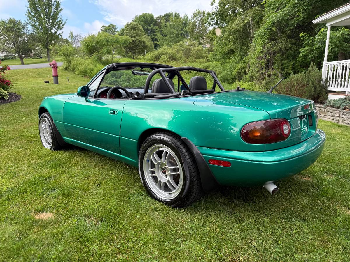 Mazda-Miata-convertible-1992-green-11