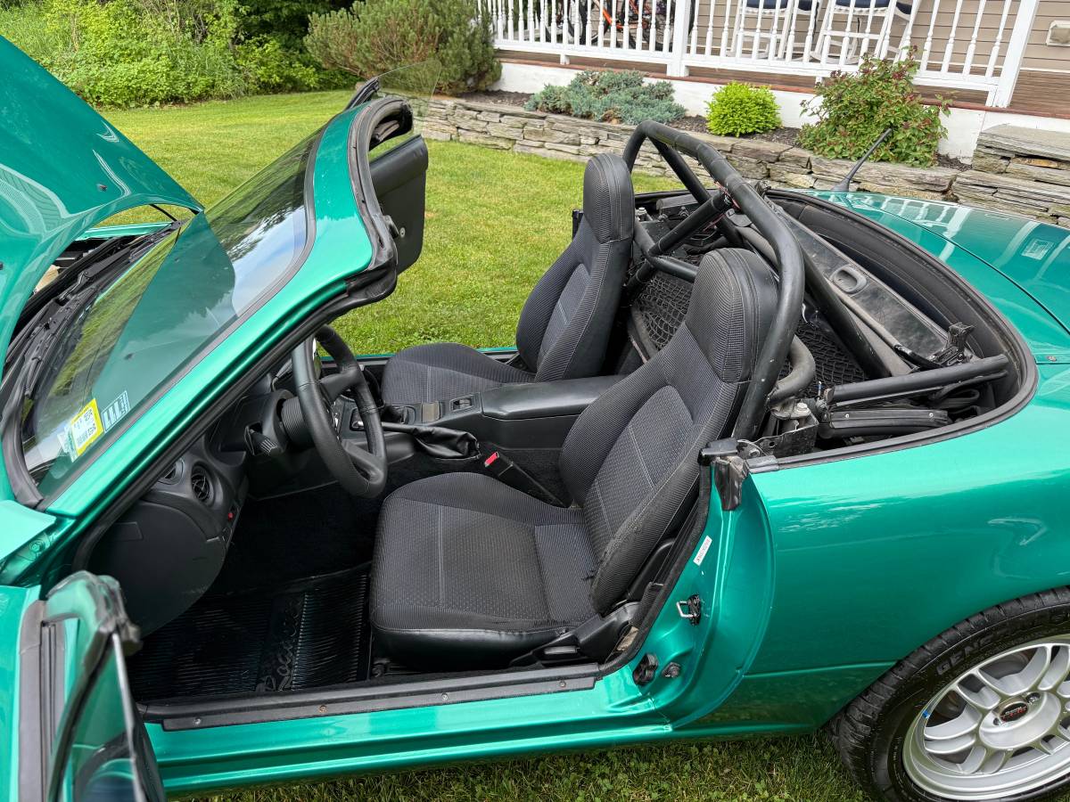 Mazda-Miata-convertible-1992-green-15