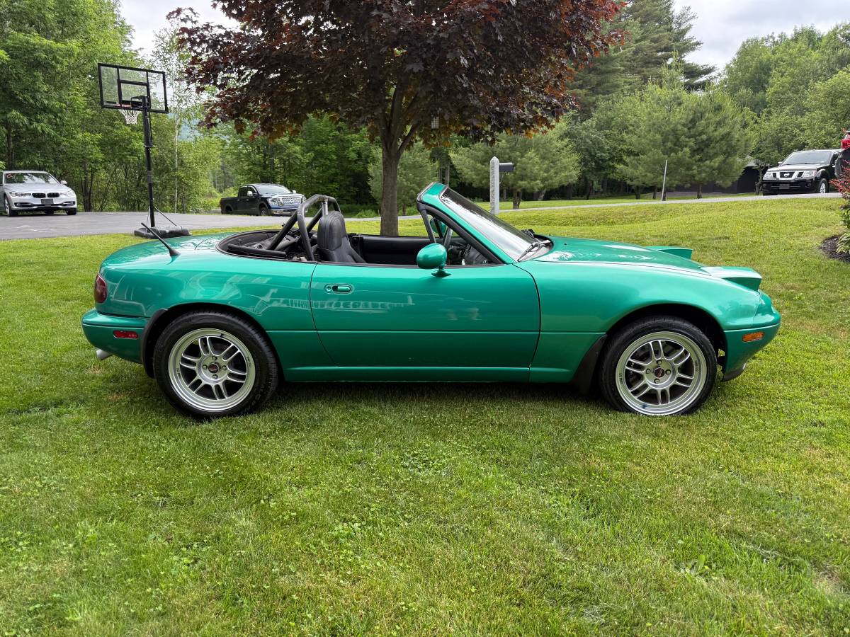 Mazda-Miata-convertible-1992-green-6