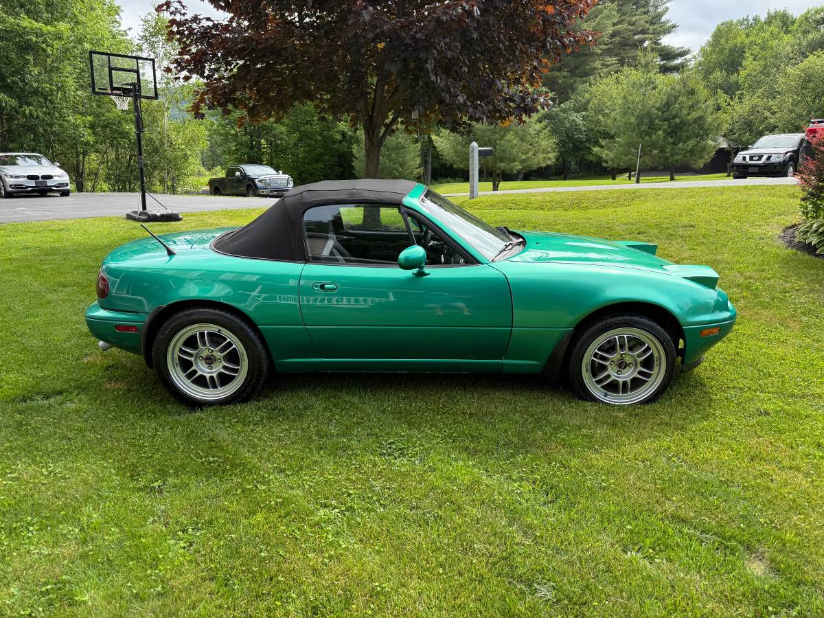 Mazda-Miata-convertible-1992-green-8