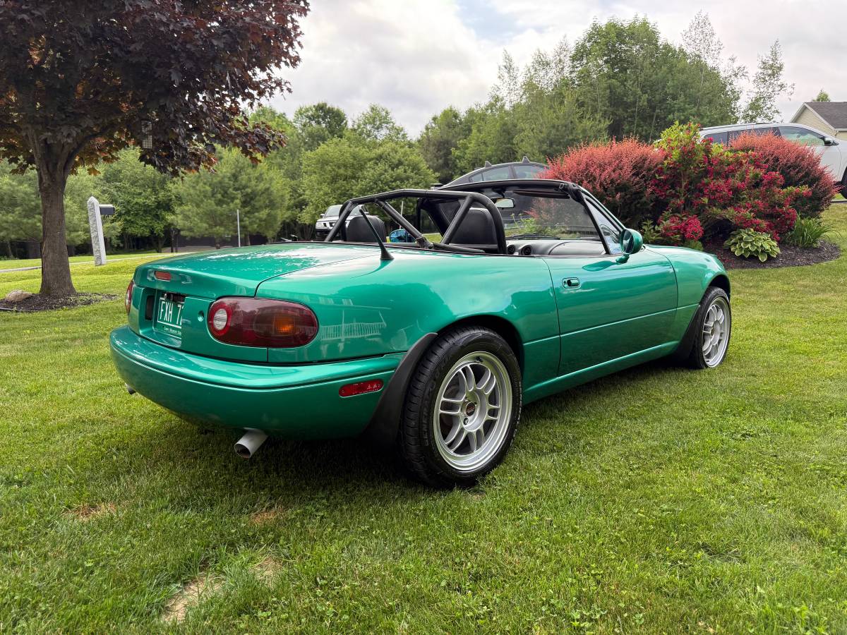 Mazda-Miata-convertible-1992-green-9