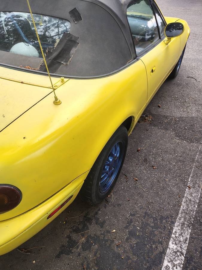 Mazda-Mx-5-miata-1995-yellow-3