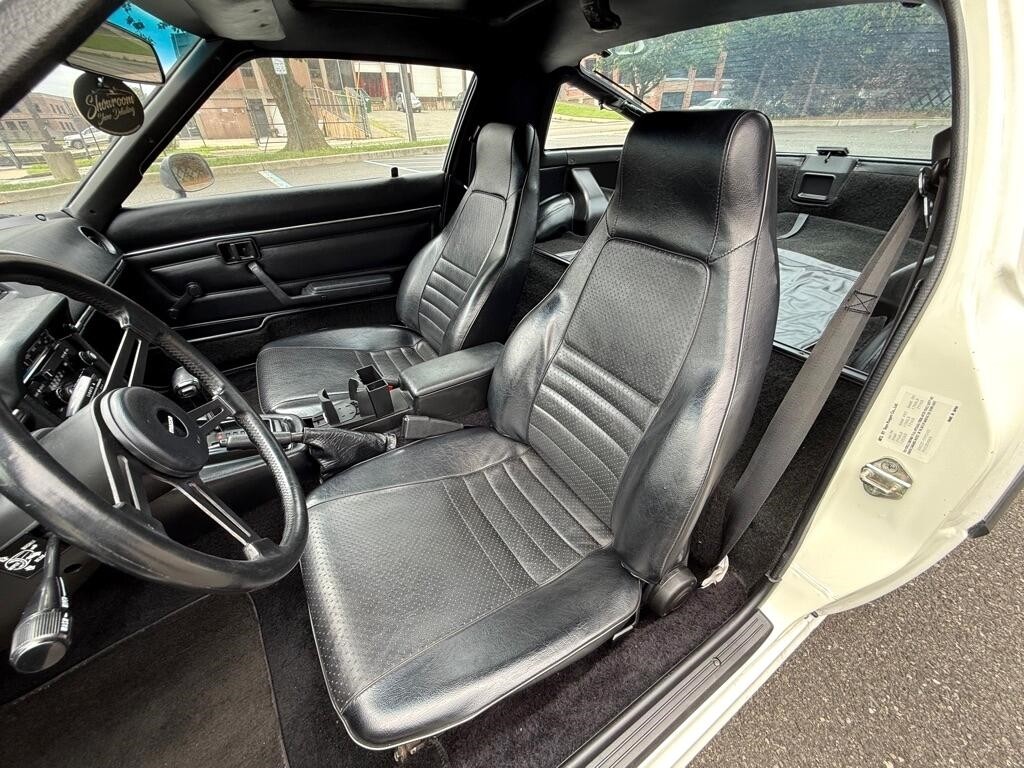Mazda-RX-7-1979-Coupe-21