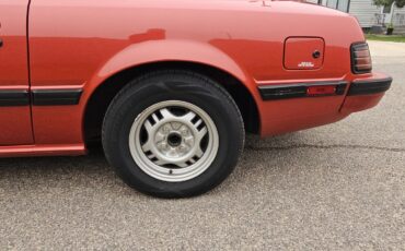 Mazda-RX-7-1982-Coupe-10