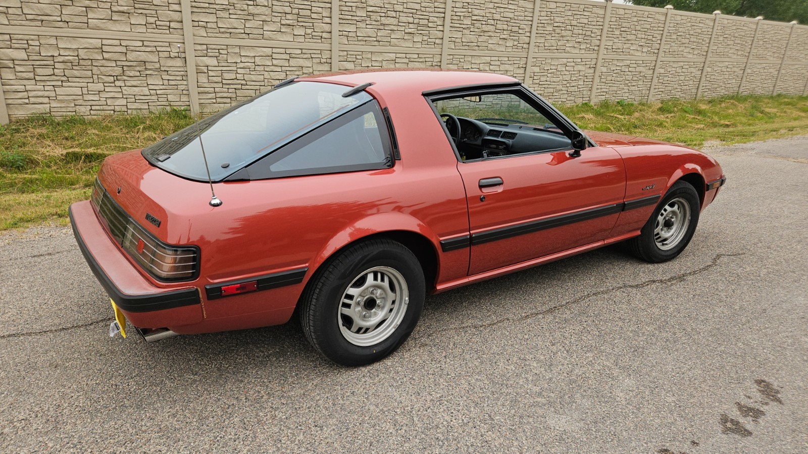 Mazda-RX-7-1982-Coupe-2