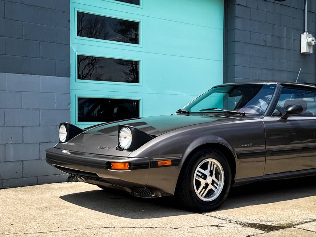 Mazda-RX-7-1985-Hatchback-10