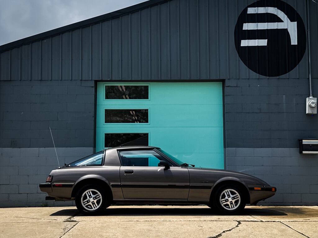 Mazda-RX-7-1985-Hatchback-15