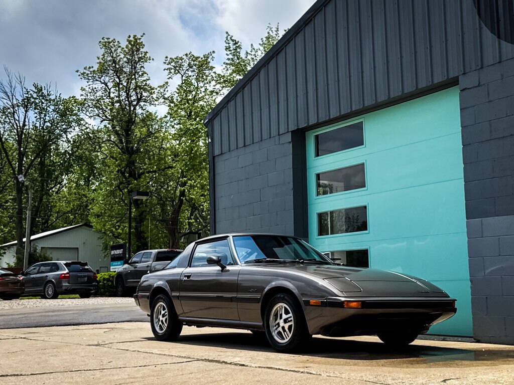 Mazda-RX-7-1985-Hatchback-16