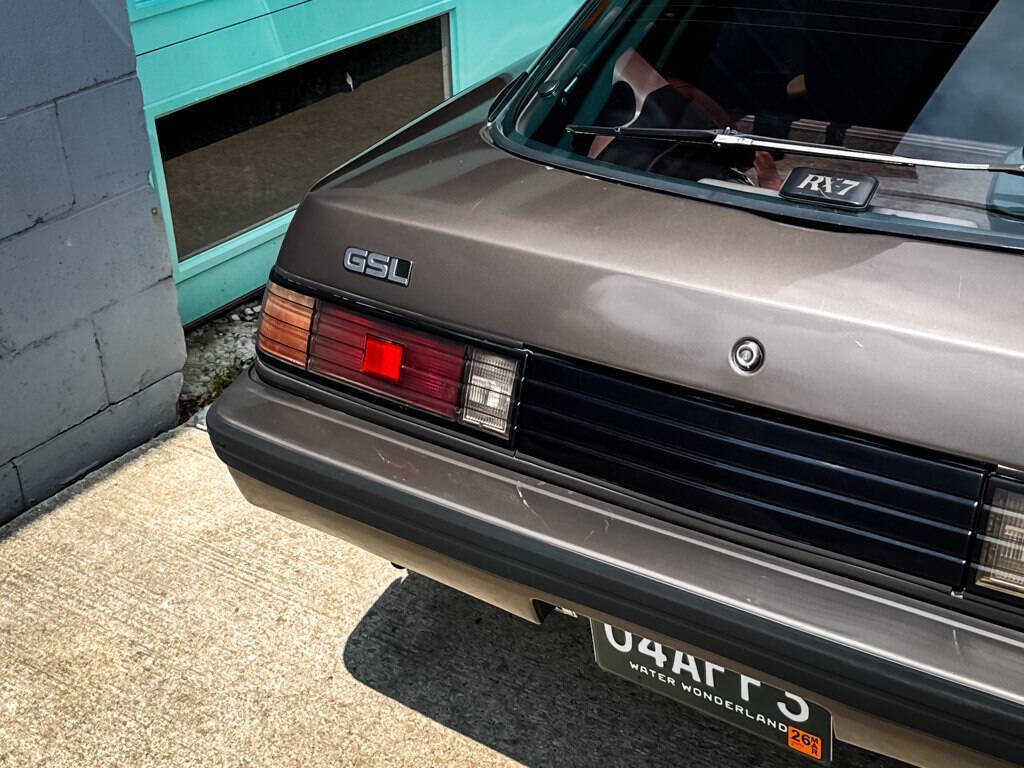 Mazda-RX-7-1985-Hatchback-19