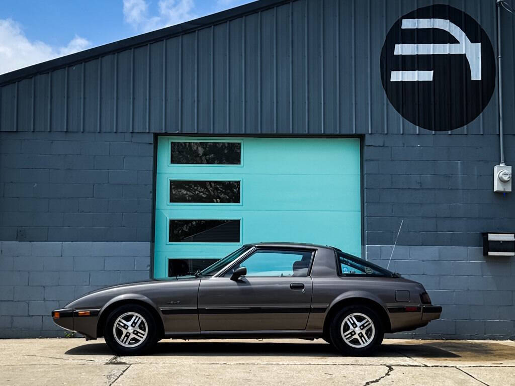 Mazda-RX-7-1985-Hatchback-2