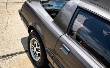 Mazda-RX-7-1985-Hatchback-21