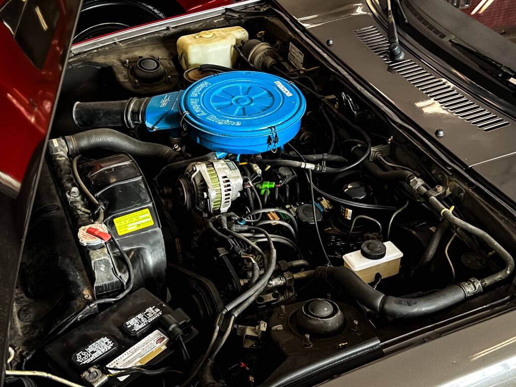 Mazda-RX-7-1985-Hatchback-23
