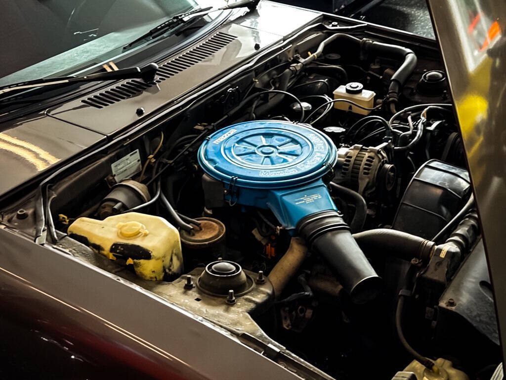 Mazda-RX-7-1985-Hatchback-24