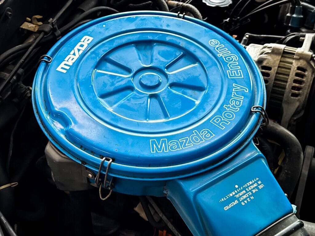 Mazda-RX-7-1985-Hatchback-25