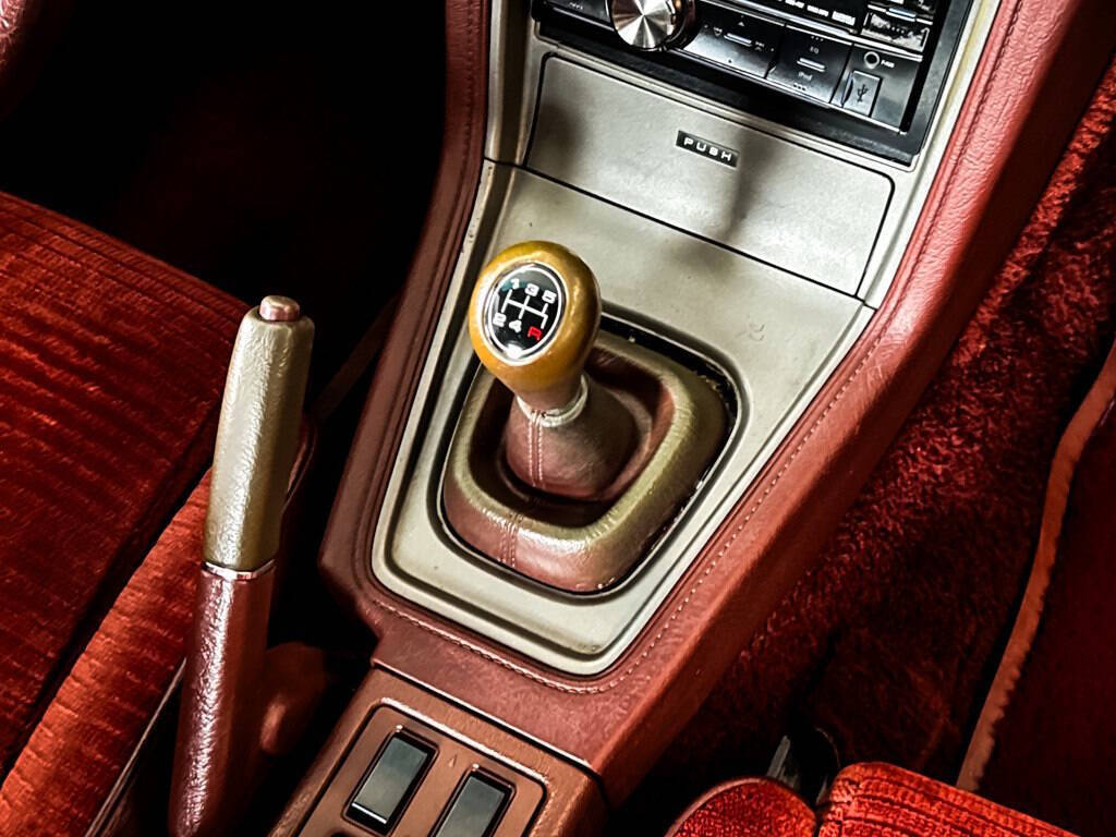 Mazda-RX-7-1985-Hatchback-37