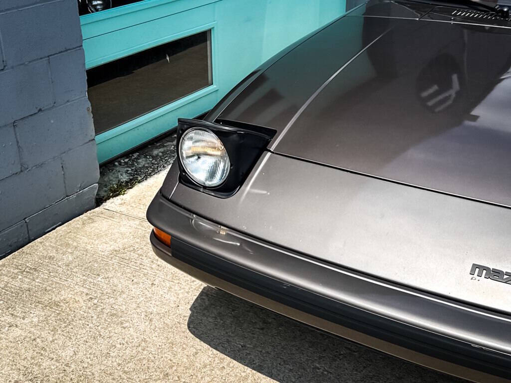 Mazda-RX-7-1985-Hatchback-8
