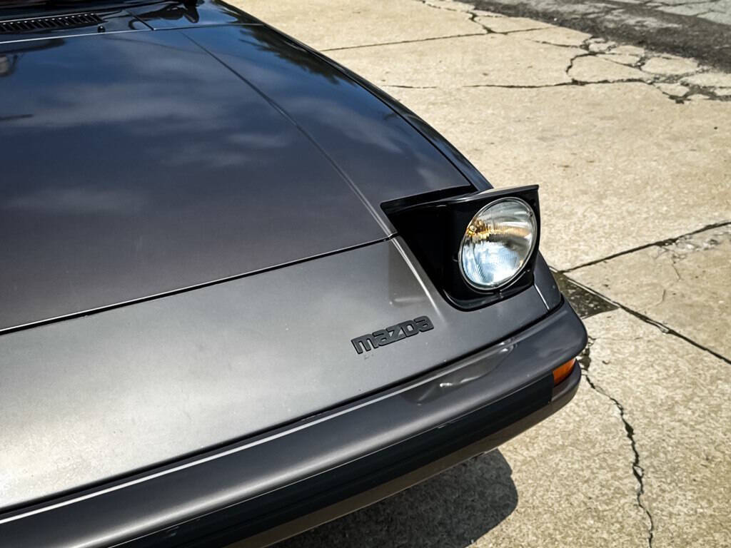 Mazda-RX-7-1985-Hatchback-9
