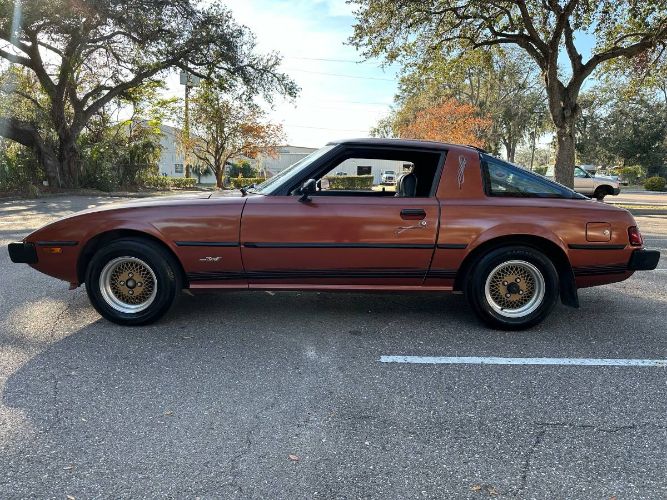 Mazda-Rx-7-1980-21