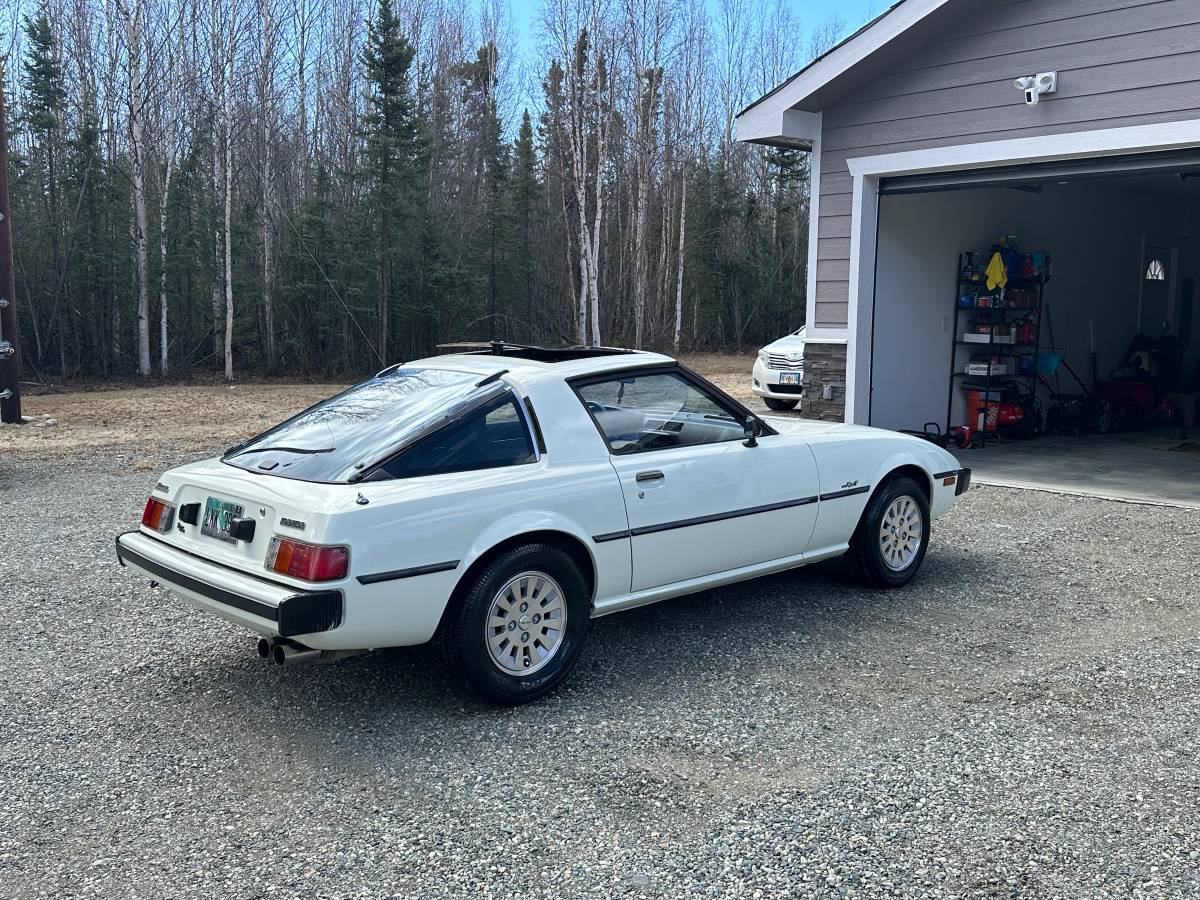 Mazda-Rx7-1979-white-1