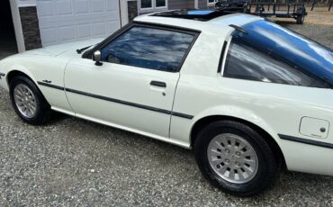 Mazda-Rx7-1979-white-2