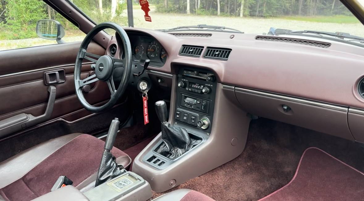 Mazda-Rx7-1979-white-5