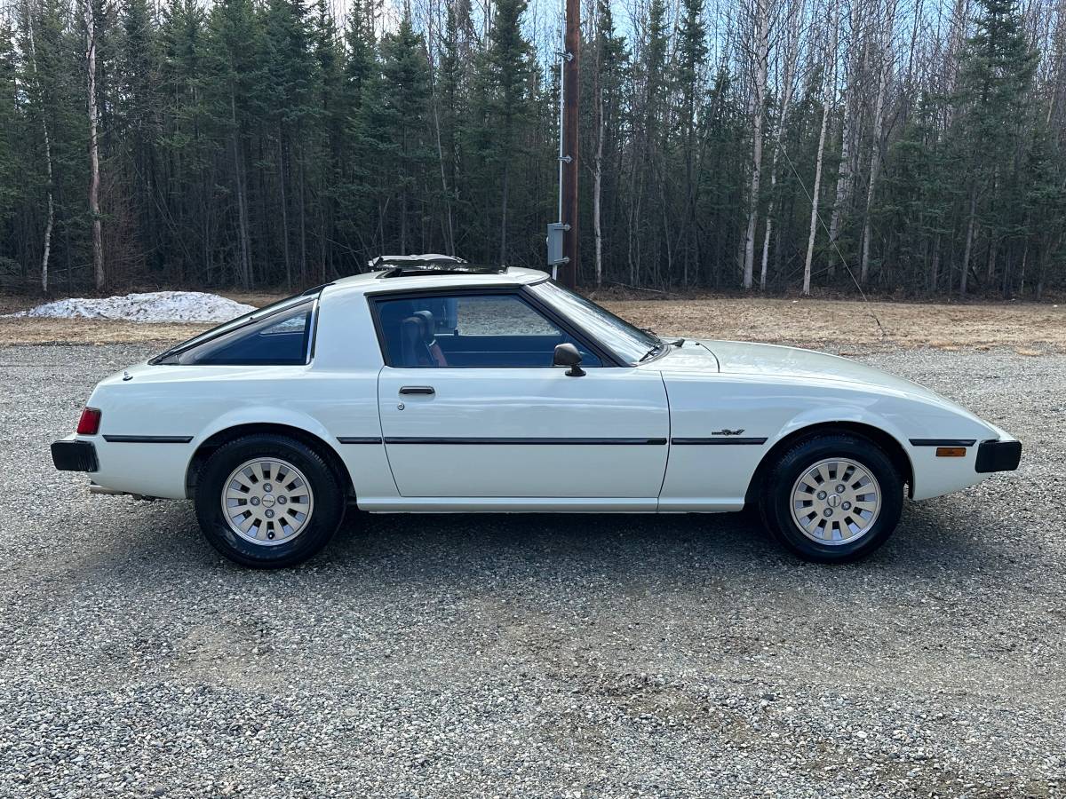 Mazda-Rx7-1979-white