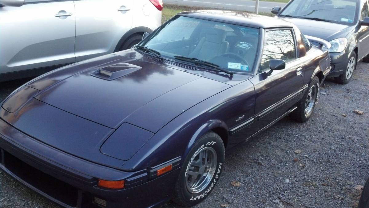 Mazda-Rx7-1985-custom-2
