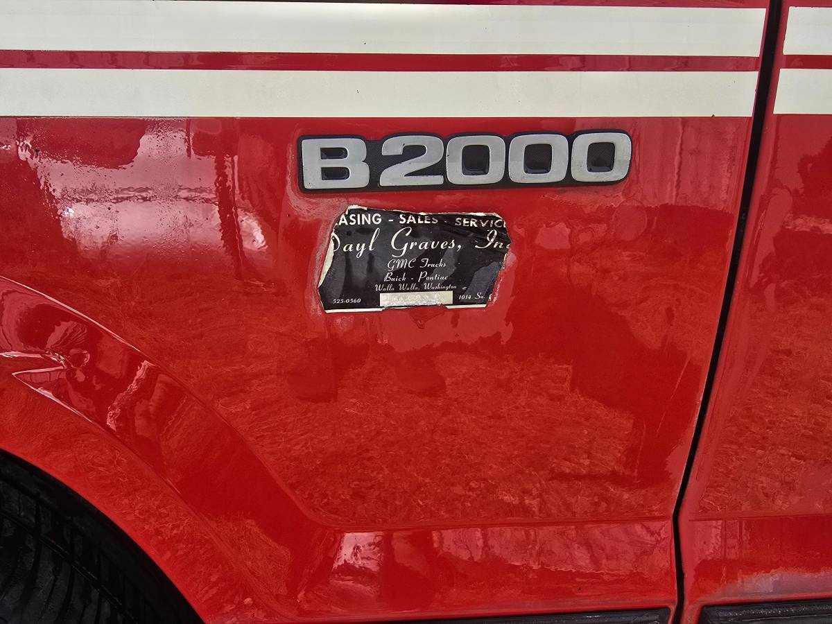 Mazda-b2000-1983-red-6