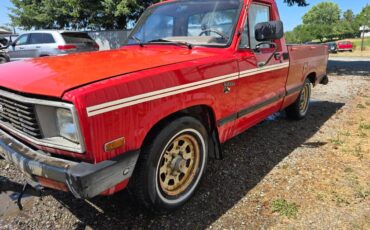 Mazda-b2000-1983-red-8