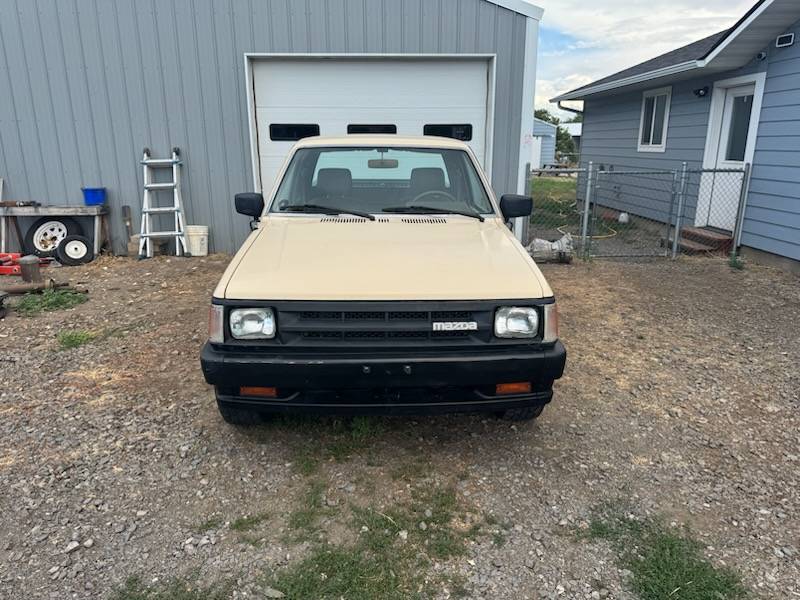 Mazda-b2200-1987-1