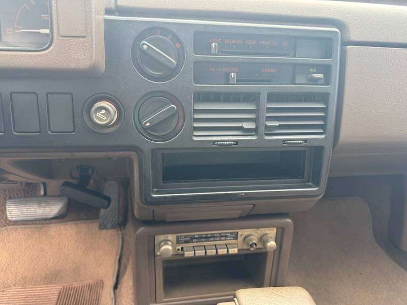 Mazda-b2200-1987-5