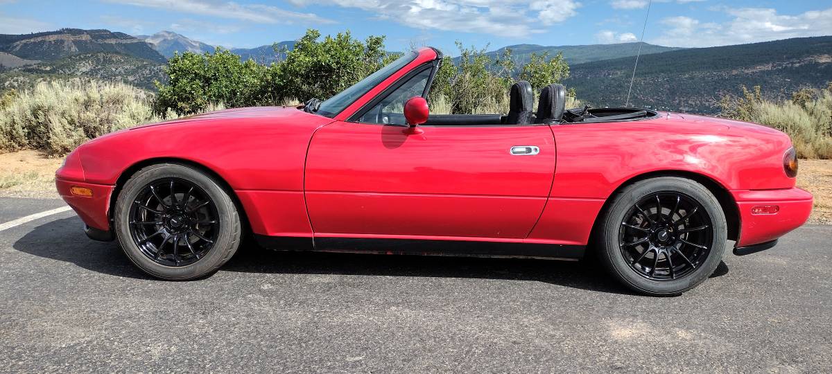 Mazda-mx-5-miata-1994-red-10