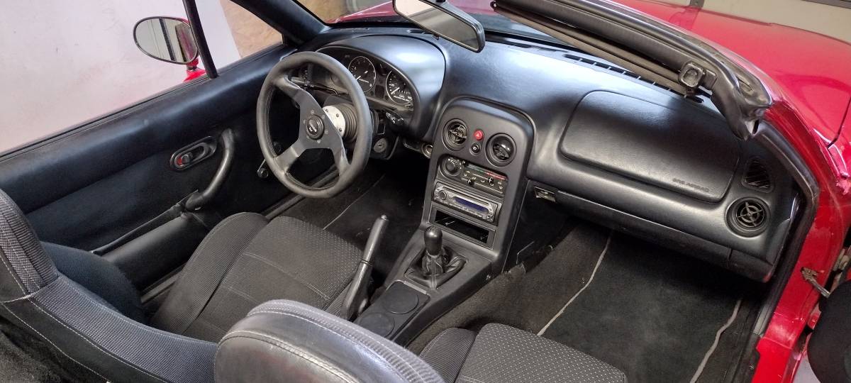 Mazda-mx-5-miata-1994-red-18