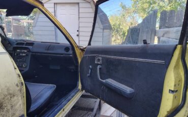Mazda-rx7-1979-yellow-10