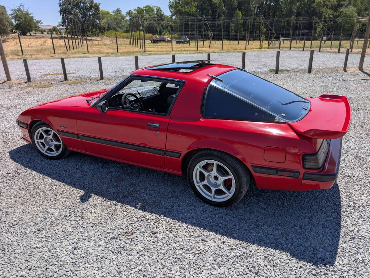 Mazda-rx7-1983-red-16