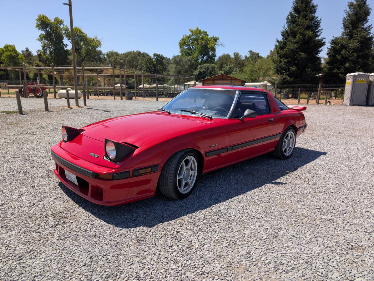 Mazda-rx7-1983-red-21