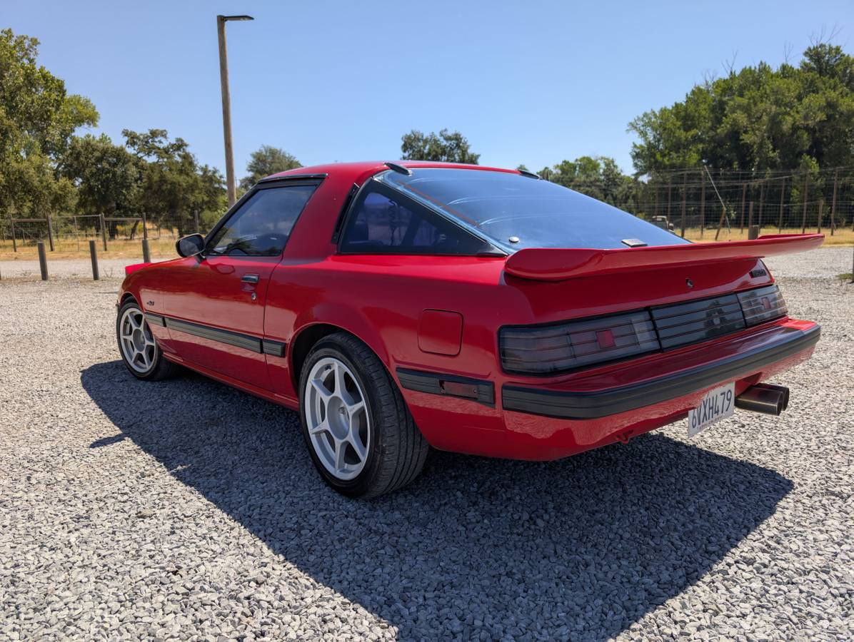 Mazda-rx7-1983-red-5