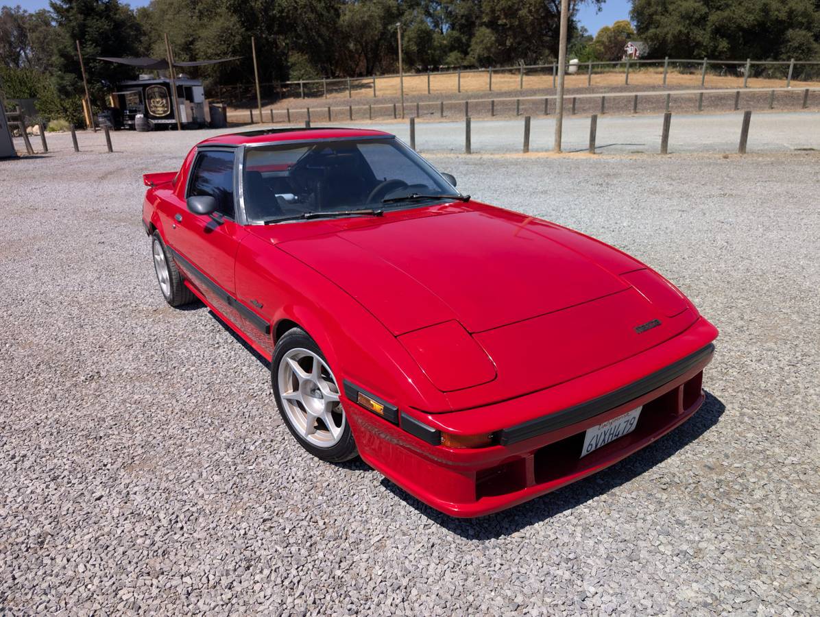 Mazda-rx7-1983-red-9