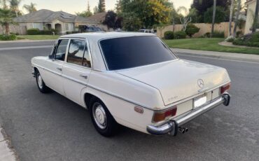 Mercedes-250-1972-white-14
