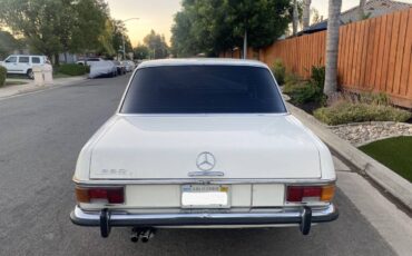 Mercedes-250-1972-white-18