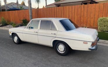Mercedes-250-1972-white-24