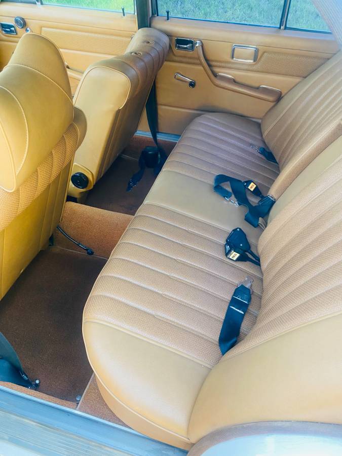 Mercedes-250-1972-white-28