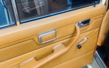 Mercedes-250-1972-white-31
