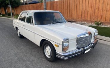 Mercedes-250-1972-white-38